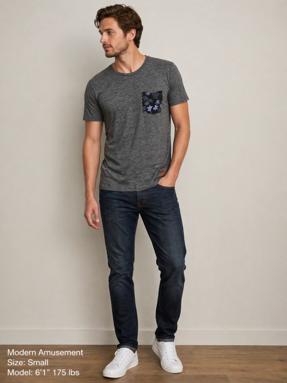 Modern Amusement gray short sleeve tee with unique chest pocket
Men’s small